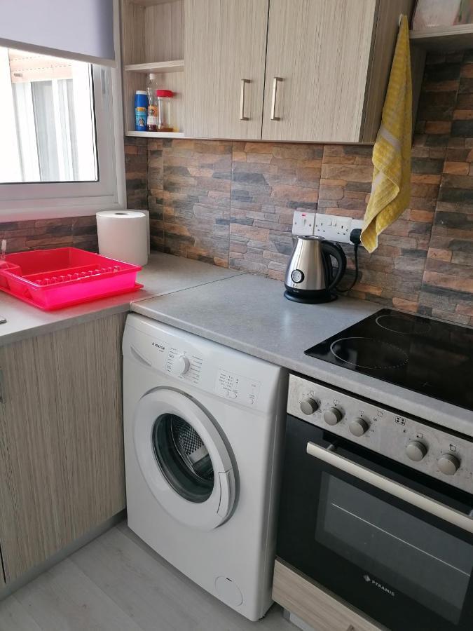 Elenas 1 Bedroom Apartment In Limassol Center 외부 사진